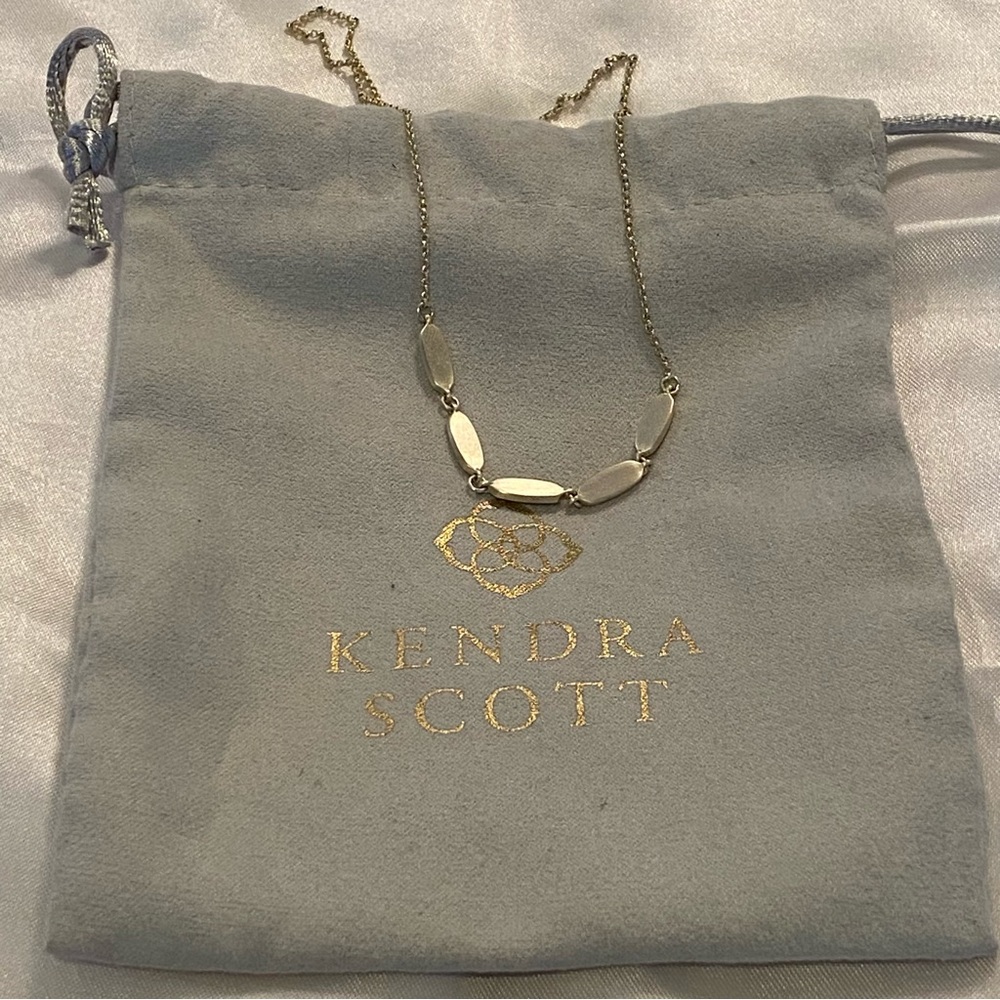 Kendra Scott Goldtone Necklace Five Ovals EUC